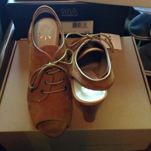 Isaac Mizrahi heels.